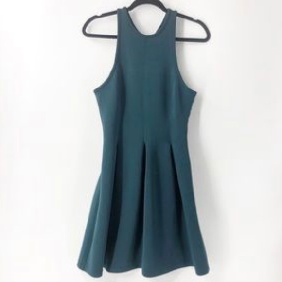 Athleta En Route Scuba Dress.Wonderful stretchy material.Back zipper.Size M - Picture 3 of 10